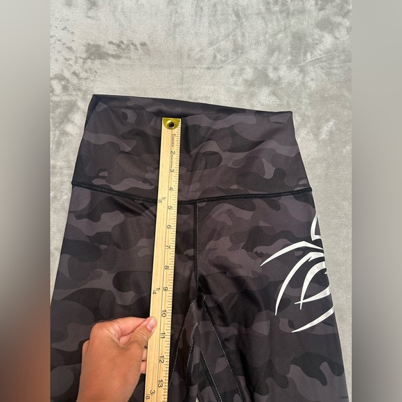 Spiderz Softball Leggings Women’s Small Black Camouflage High Waisted Stretch - Picture 5 of 6